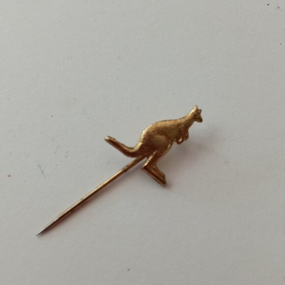 Golden Kangaroo Australia Down Under Pin Antique Pinback Retro Vintage backpack - Picture 2 of 16
